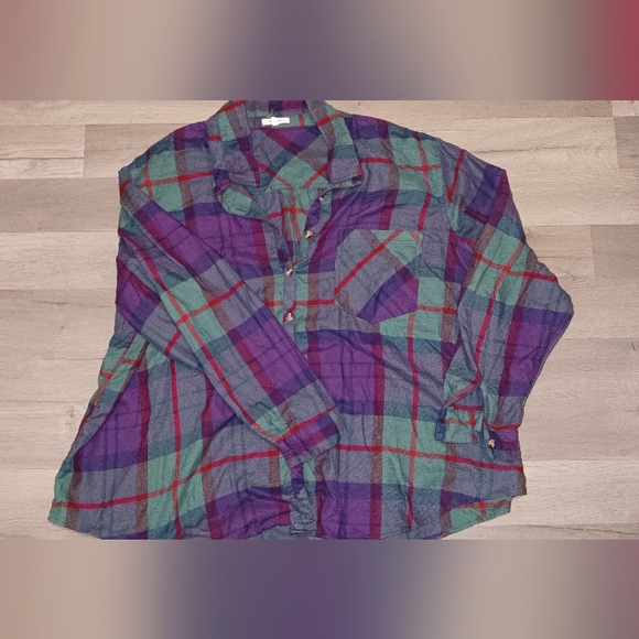 Maurices Plaid Button Up - Picture 1 of 3